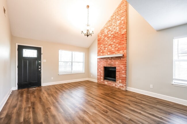 Photo - 22826 Provincial Blvd