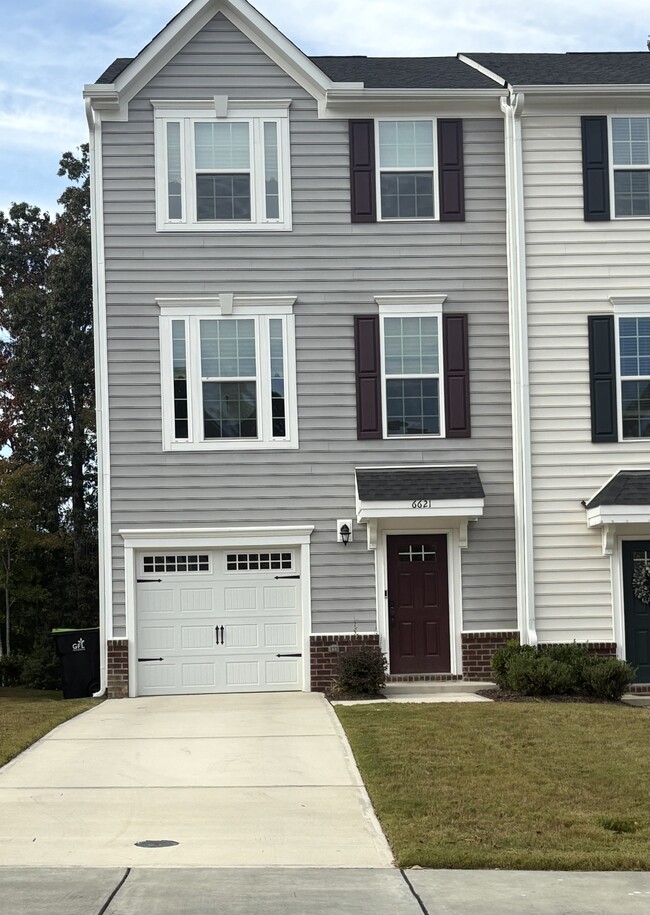 Building Photo - 6621 Pathfinder Way Rental