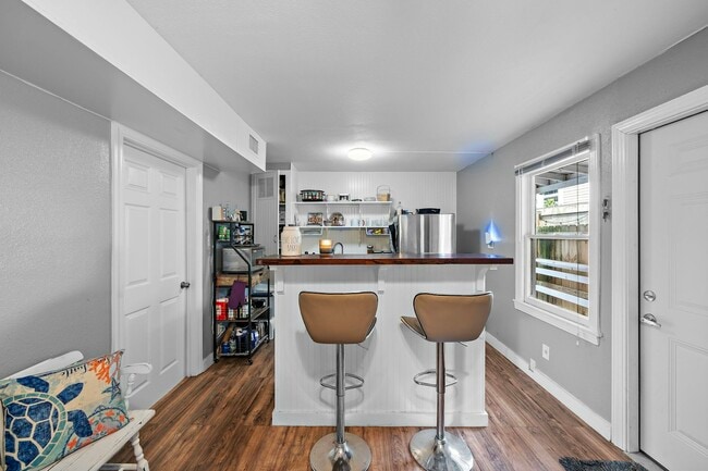 Photo - 609 Sealy Ave