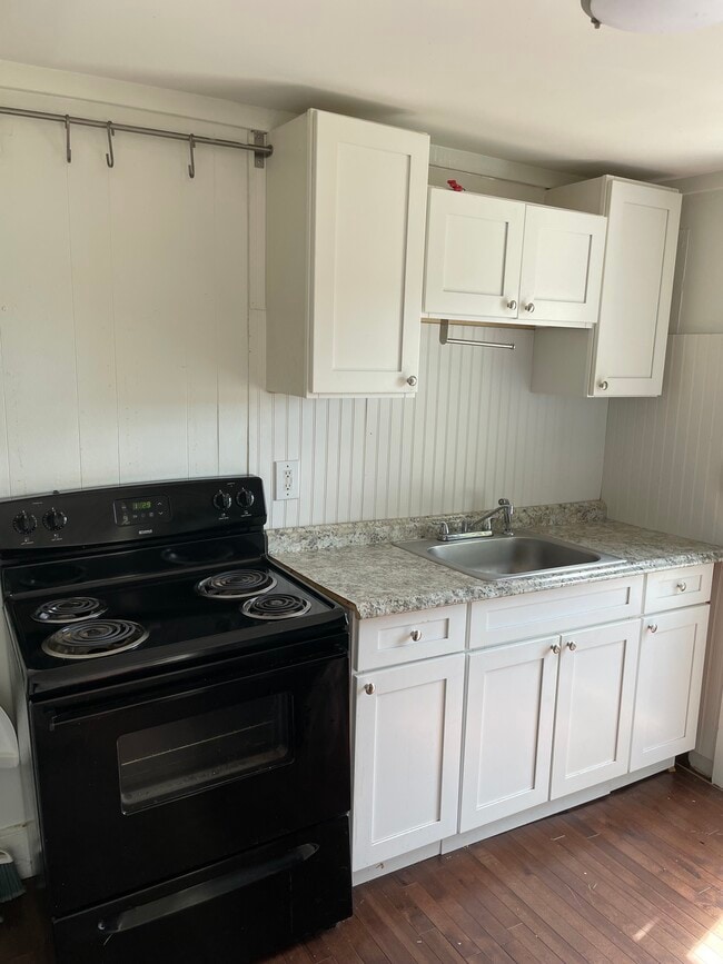 Building Photo - 16 Hough St Unit 18B Rental