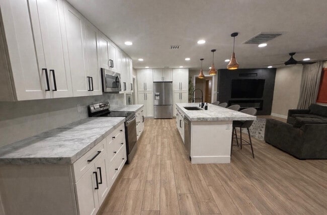 Photo - 1237 E Riviera Dr