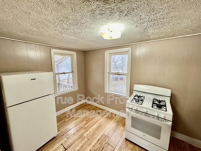 Photo - 516 1/2 E 14th