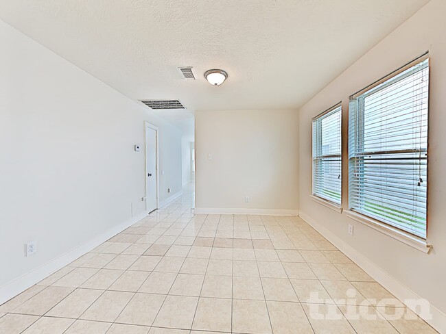 Photo - 15810 W Park Ct