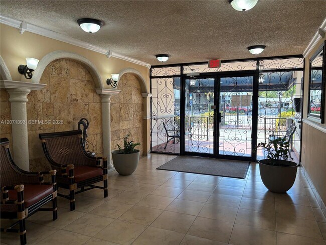 5033 NW 7th St Unit 101