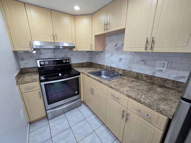 Photo - 4715 NW 7th St Unit 410