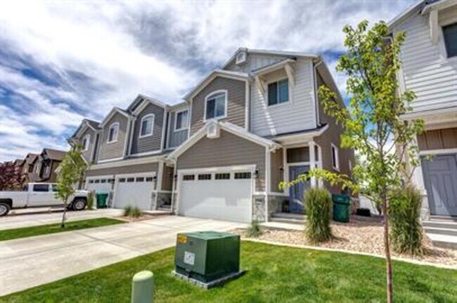 Photo - 687 S 1840 W