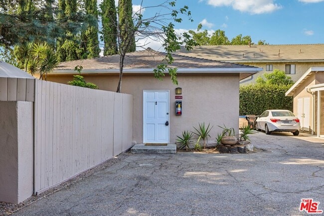 Photo - 6727 1/2 Orion Ave