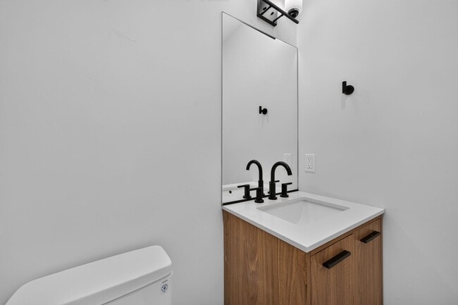 Photo - Beautiful 2BR/2BA Townhome with Valley Views, Covered Parking & In-Unit Laundry