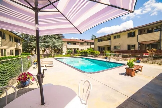 Photo - Laurelwood Estates
