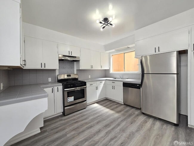 Photo - 135 Maddux Ave