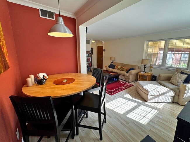 Photo - 2107 N Scott St