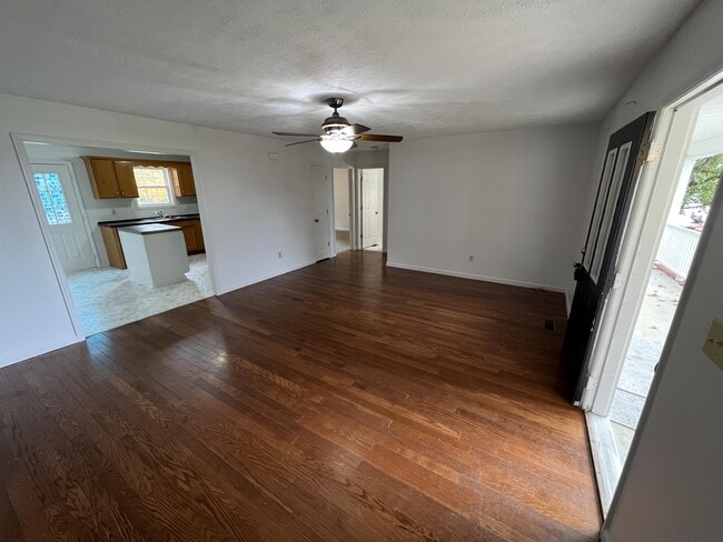 Photo - 2920 Sams Ct