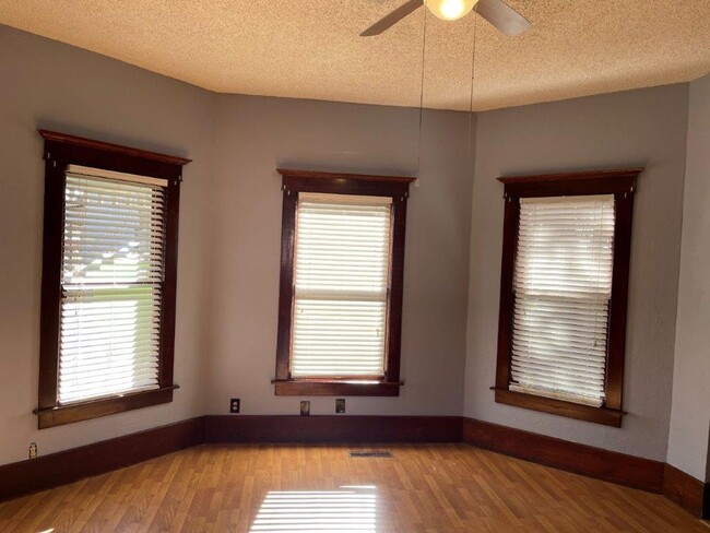 Photo - 3 bed 1 bath, country character and historic charm, Large shop, upstairs bonus room ,lots of uniq...