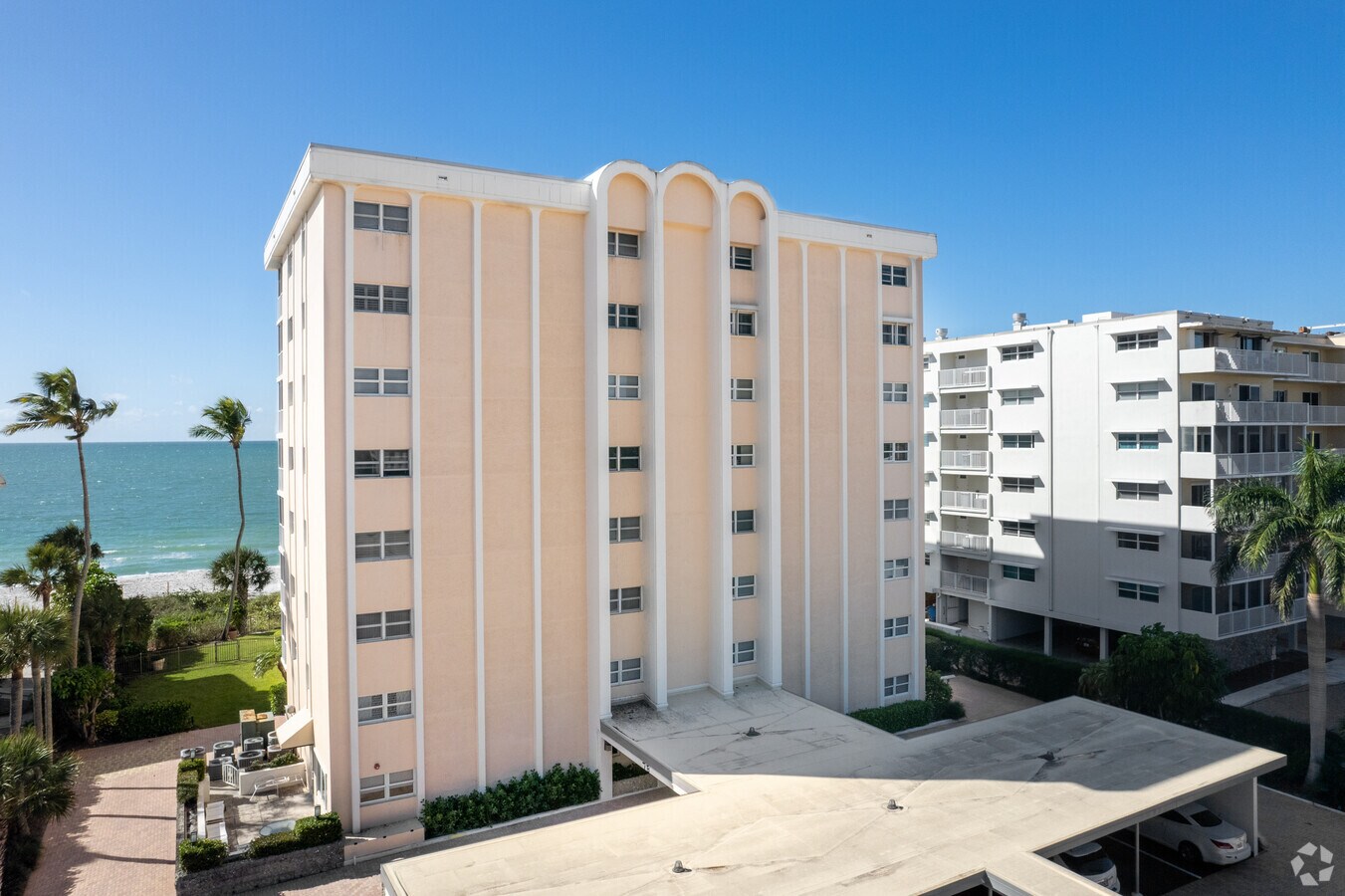 1919 Gulf Shore Blvd N - The Diplomat Club Apartments