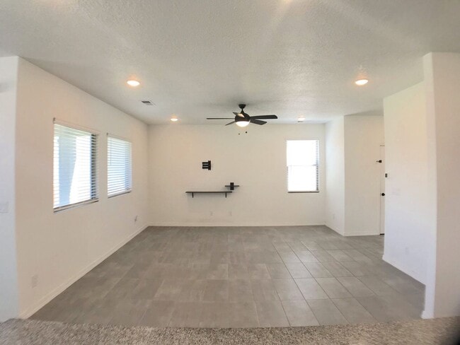 Photo - Gorgeous, Newer 3 bedroom in Los Lunas! Op...