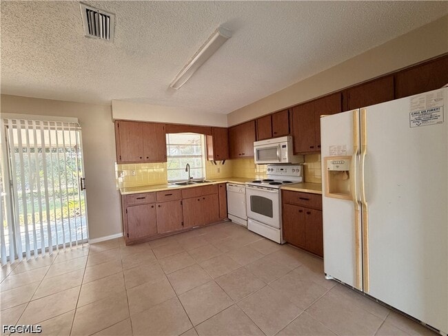 Photo - 18433 Iris Rd