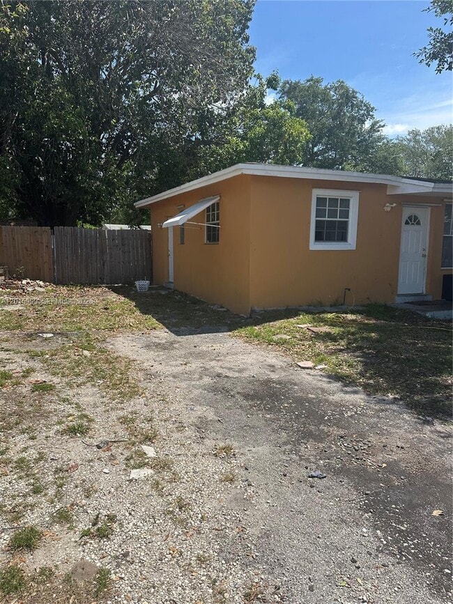 Photo - 4141 SW 32nd Dr