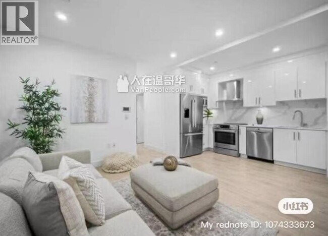 Photo - 4793 Slocan St