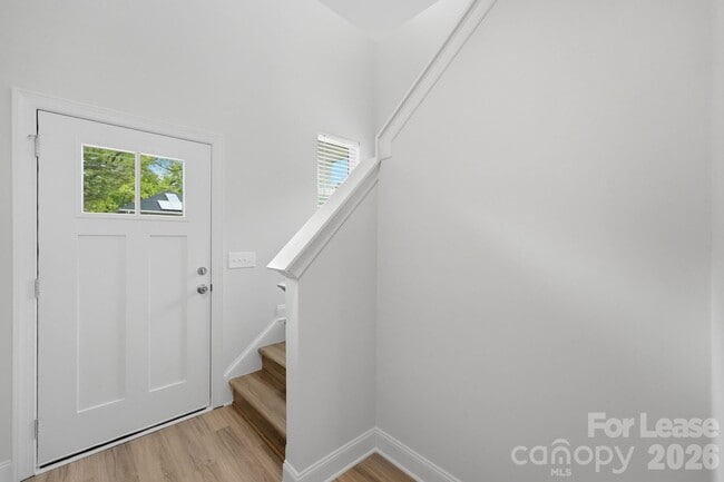 Photo - 645 Brookwood St