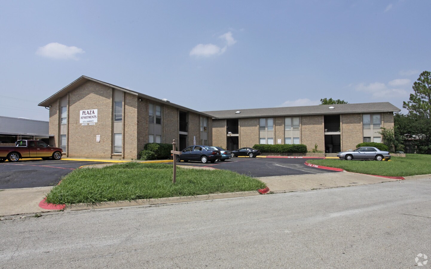 Photo - Plaza Apartments