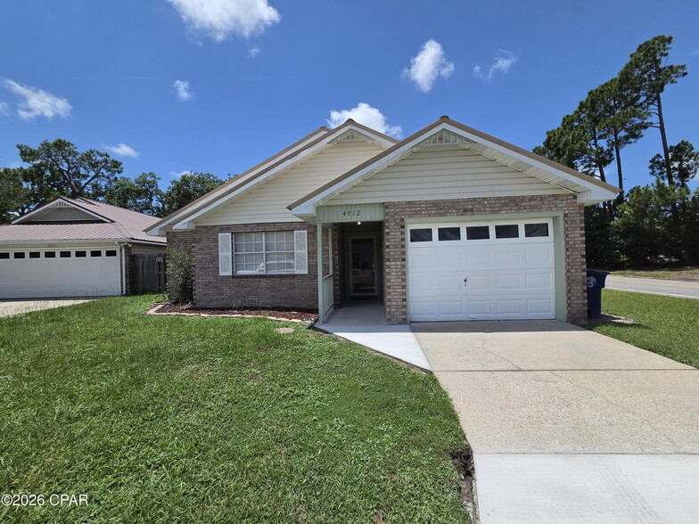 4012 Woodridge Rd