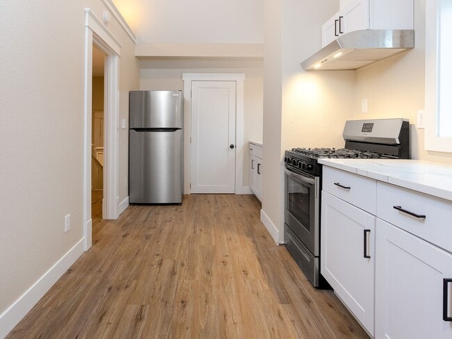 Photo - 4215 N Colonial Ave Unit Upper