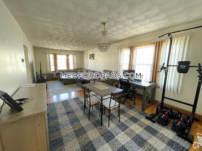 Building Photo - 36 7th St Unit #2 Rental