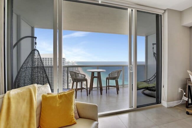 Building Photo - 1830 S Ocean Dr Unit 4612