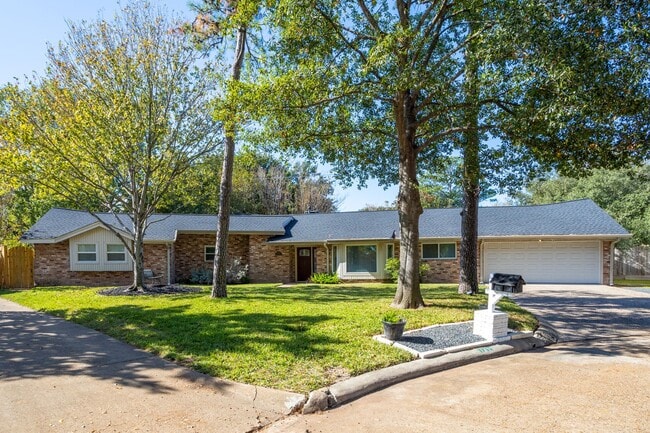 Building Photo - 11433 Ash Creek Dr Rental