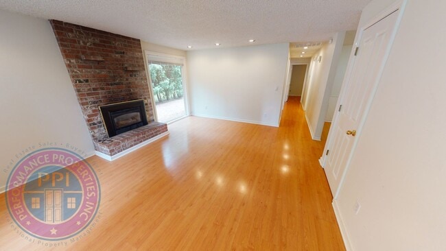 Photo - Lake Oswego! Lake Grove Ranch, Beautiful Outdoor Living Space, Park Like Setting!  Single Level R...