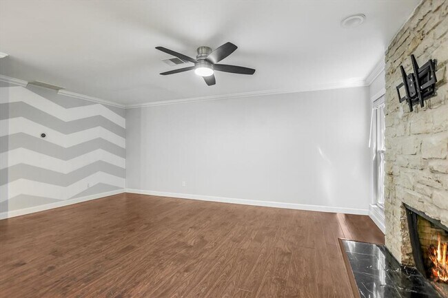 Photo - 6727 Old Quarry Ln