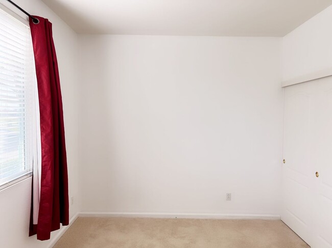 Photo - 9359 Ironstone Way