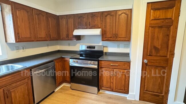 Photo - 112 Douglas St