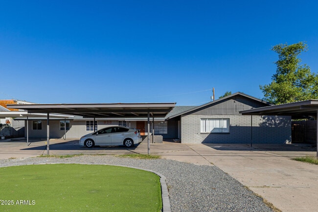 Photo - 936 W Rio Salado Pkwy