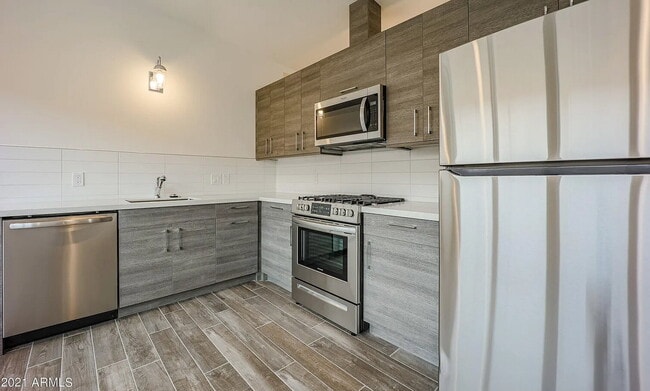 Photo - Chic North Central Newer Duplex! Unidad A