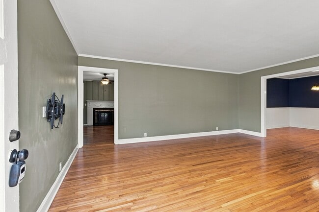 Photo - 122 Hammond Ave