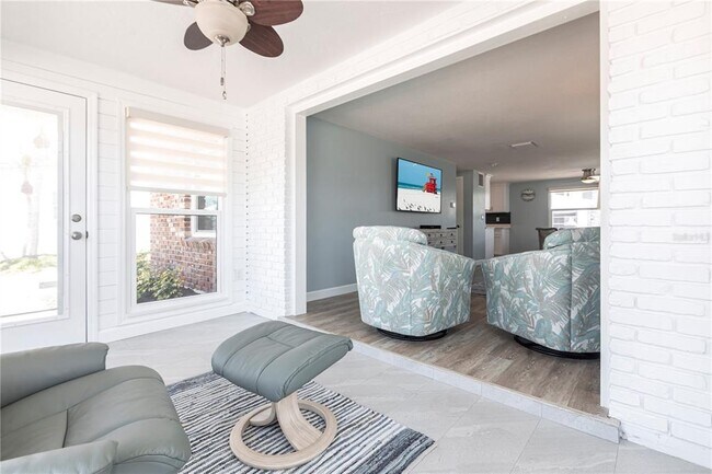 Photo - 6020 Midnight Pass Rd