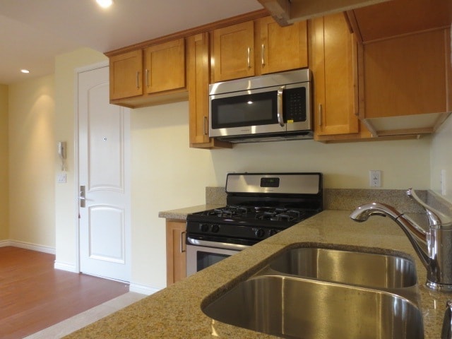 Photo - 14826 Vanowen St Unidad 201