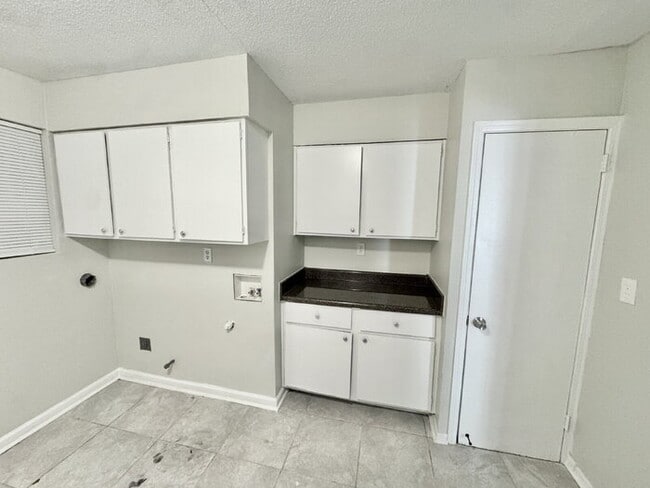 Photo - 4079 Forest View Dr