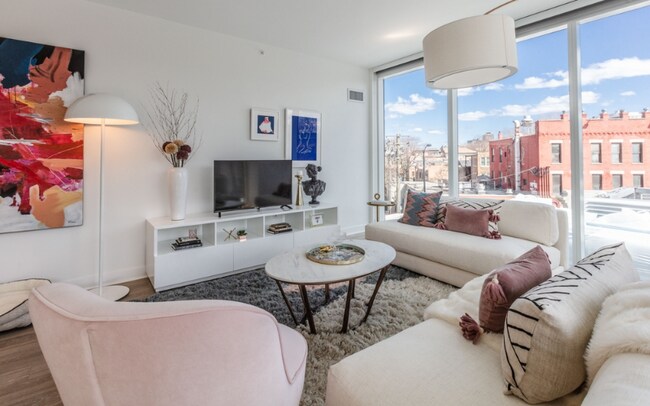 2359 N Lincoln Ave Unit 1305