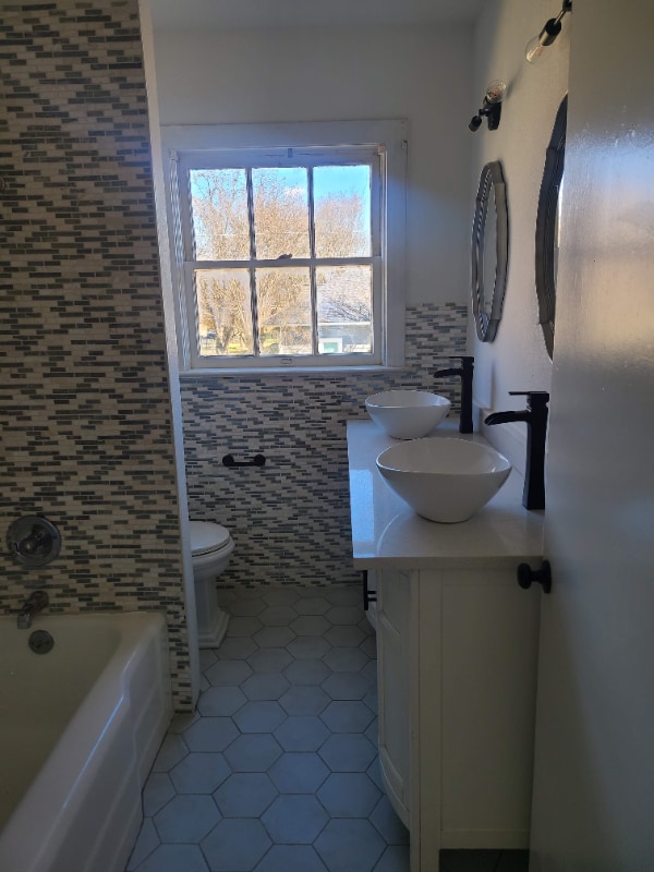 Photo - 701 College St Unidad 701 College St, Cleburne, TX   76033