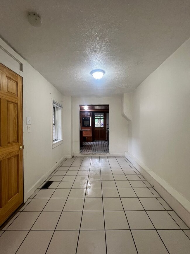 Photo - Spacious 3 Bedroom House Available Now!
