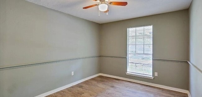 Photo - 2128 Thousand Oaks Dr