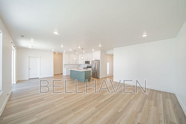 Photo - 667 S 2275 W