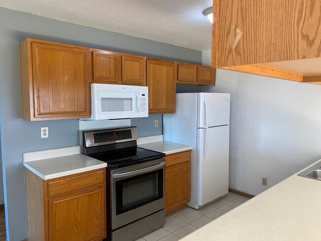 Photo - Wilshire Commons Apartments