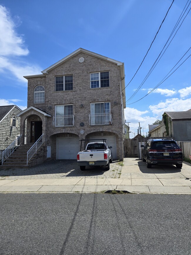 Photo - 660 McKinley St