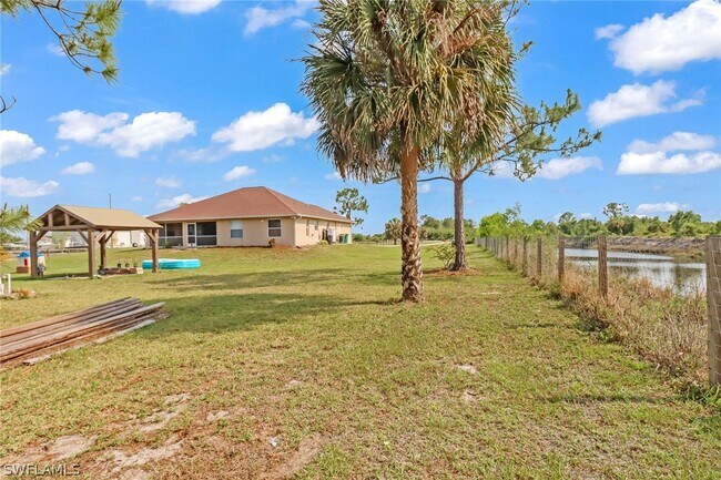 Photo - 2330 45th Ave NE