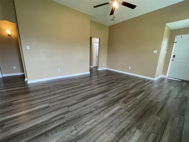 Photo - 832 Mockingbird St