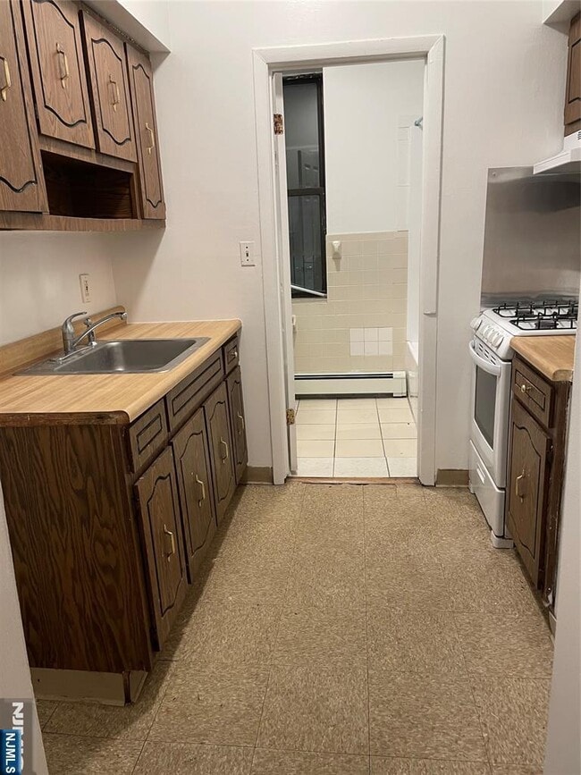 Photo - 101 Center St Unit 8