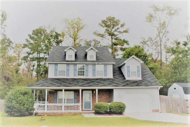 Building Photo - Staff Favorite.